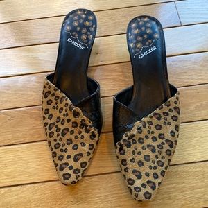 Adorable Chicos slip on mules with a little kitten heel